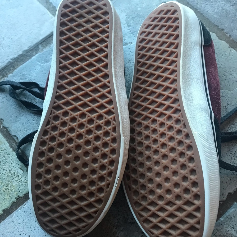 Vans - Picture 3 of 4